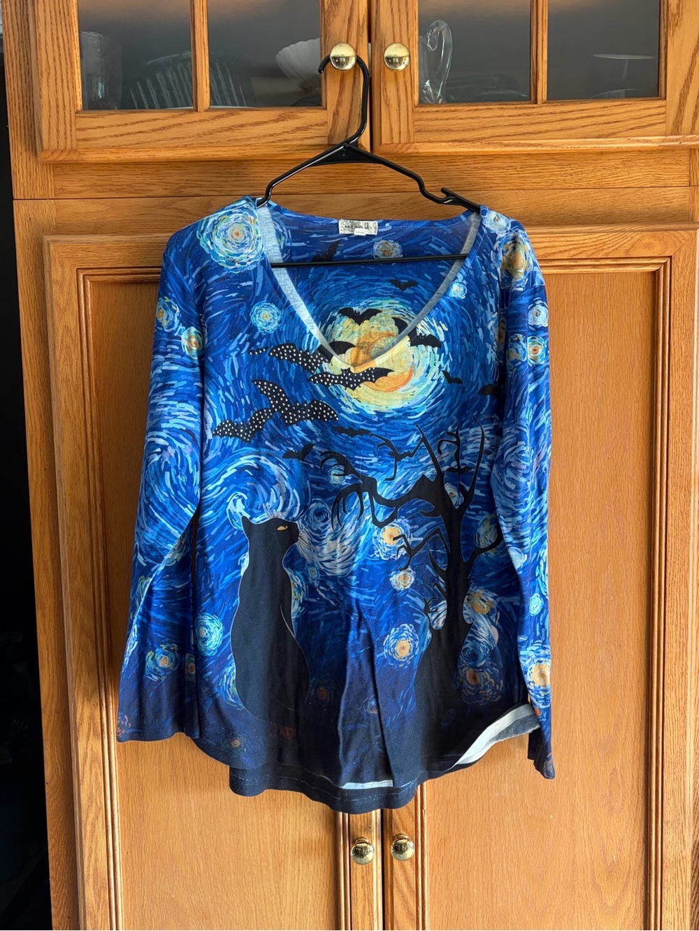 One world Starry Night-Inspired Women's Long Sleeve V-Neck Top - Blue size XXL